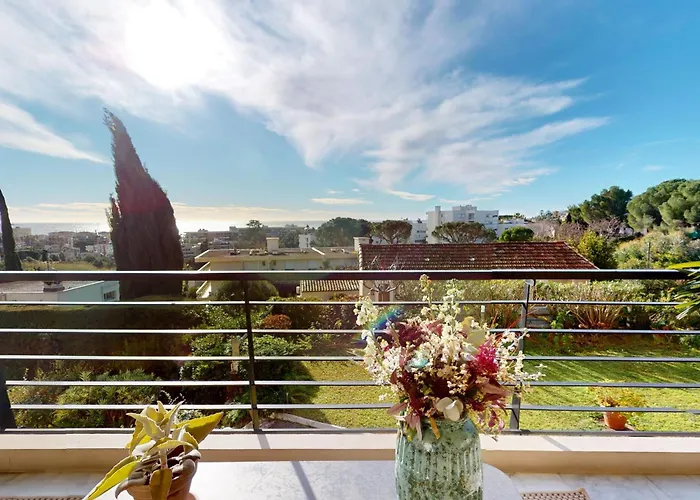 T2 Juan Panoramic Sea View Golfe-Juan