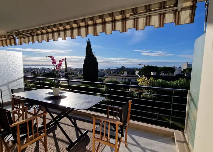 T2 Juan Panoramic Sea View *