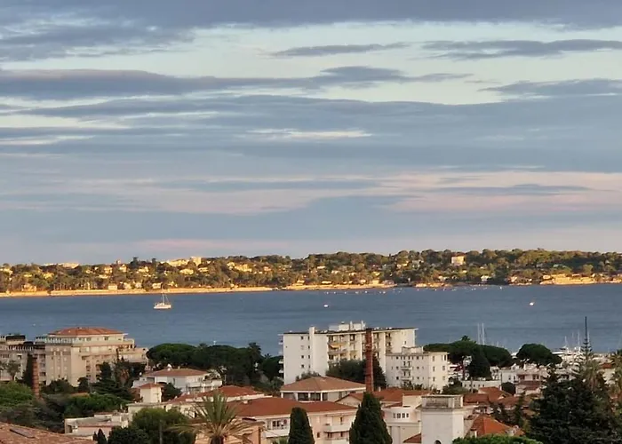 T2 Juan Panoramic Sea View * Golfe-Juan